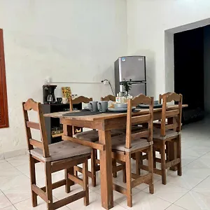 Casita Azul Colonial En El Centro De Merida. Hébergement de vacances Mérida